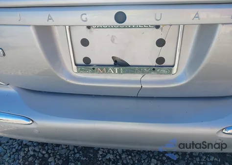 2004 Jaguar Xj Xjr z USA, uszkodzony, nr VIN SAJEA73B84TG11251